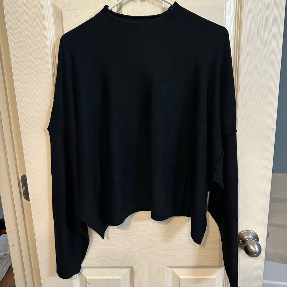 NWOT Women’s Zenana Black cropped mock neck sweater, size large/x-large